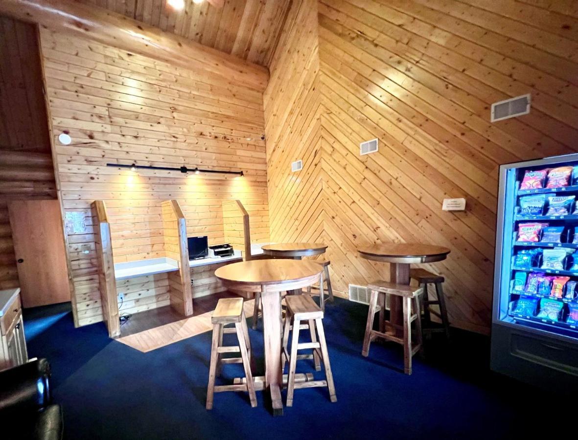 Вилла Hibernation Station Запад Йеллоустон Экстерьер фото