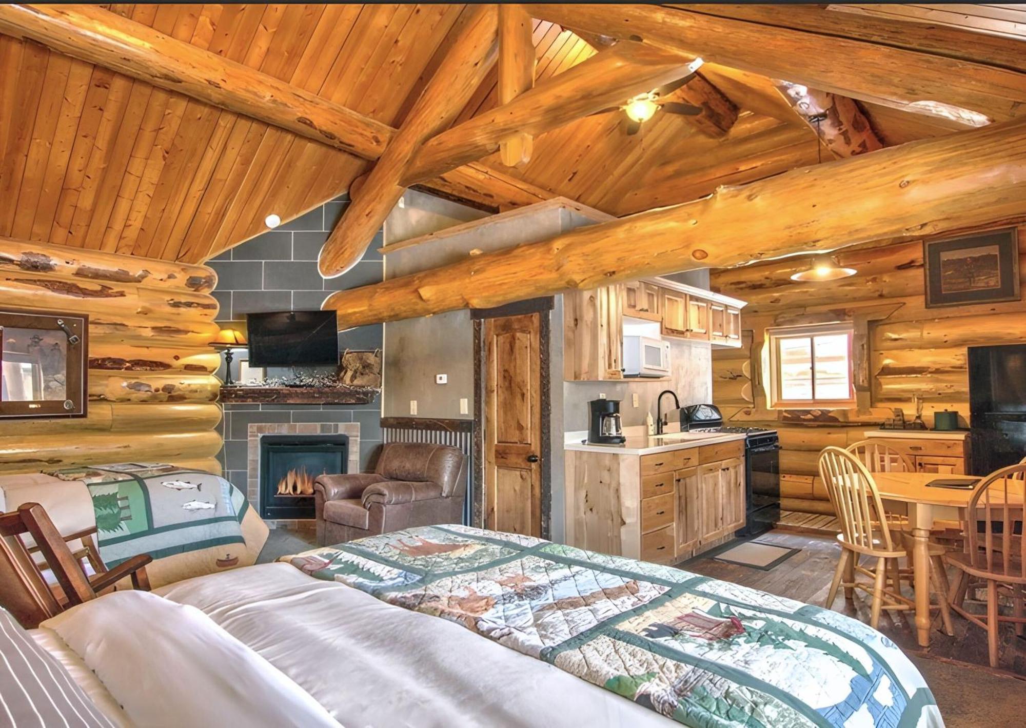 Вилла Hibernation Station Запад Йеллоустон Экстерьер фото